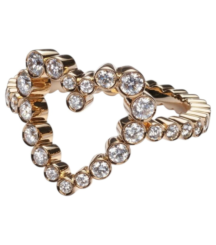 Photo: Sophie Bille Brahe Ensemble Coeur 18kt gold ring with diamonds