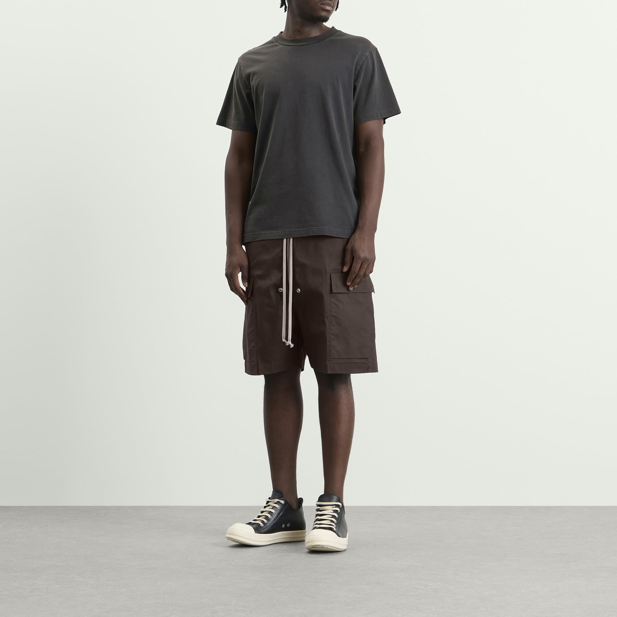 Rick Owens Men's Cargobela Shorts in Drk Dust