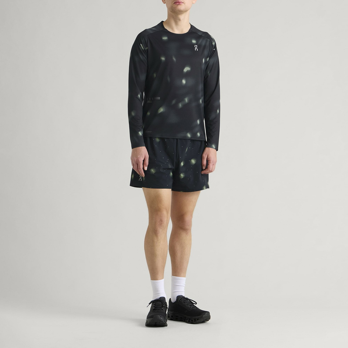 ON Men's Performance Lg-T Lumos in Black