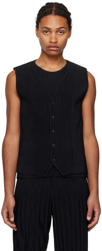 Photo: HOMME PLISSÉ ISSEY MIYAKE Black Basics Vest