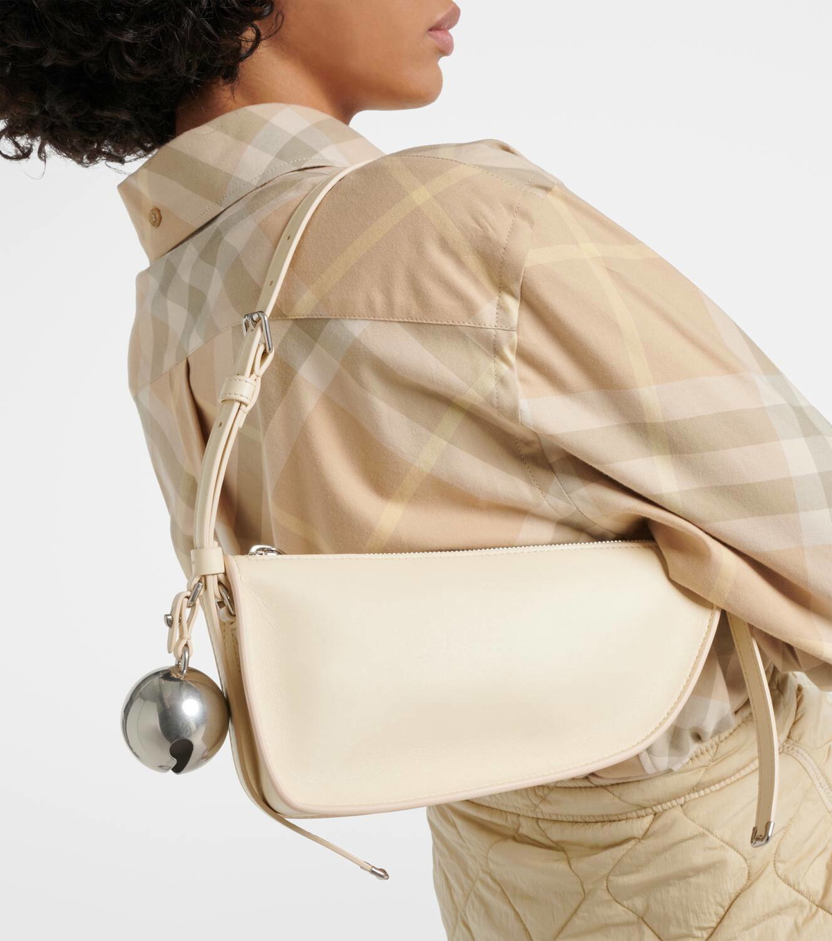 VIP【関税送料無料】希少 BURBERRY SHIELD LEATHER SHOULDER BAG 20869158_51871135_322.jpg