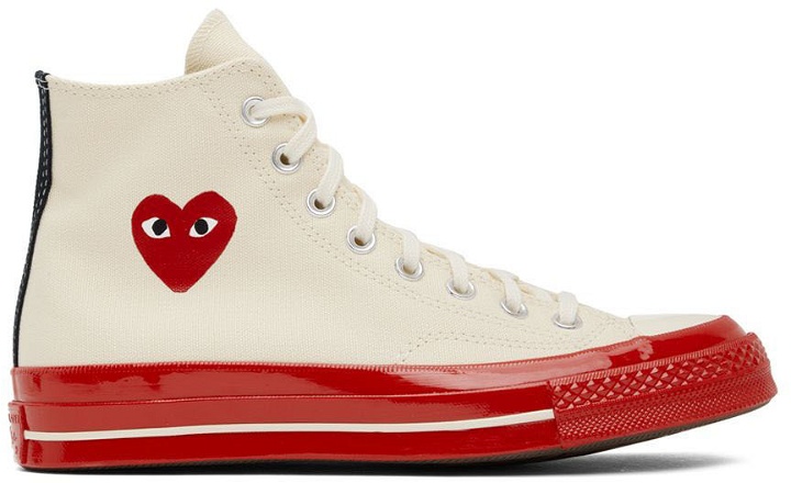 Photo: COMME des GARÇONS PLAY Off-White & Red Converse Edition Chuck 70 Sneakers