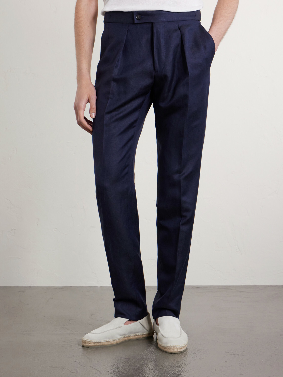 Slowear - Tapered Pleated Wool and Linen-Blend Trousers - Blue