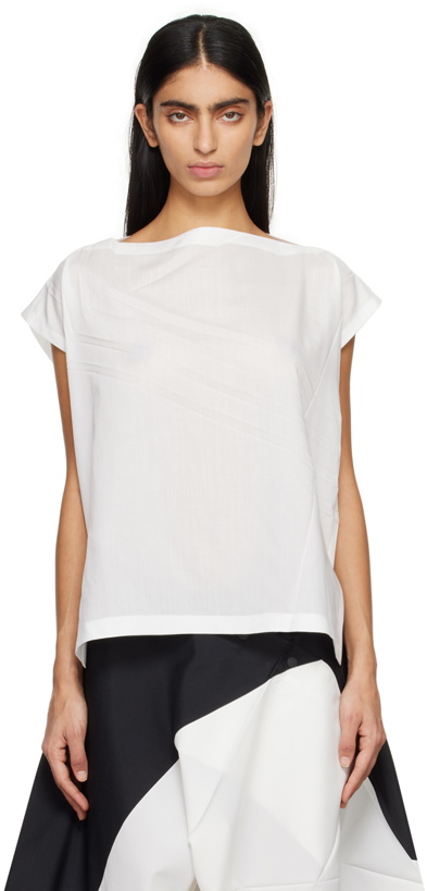 Photo: 132 5. ISSEY MIYAKE White Square Neck T-Shirt