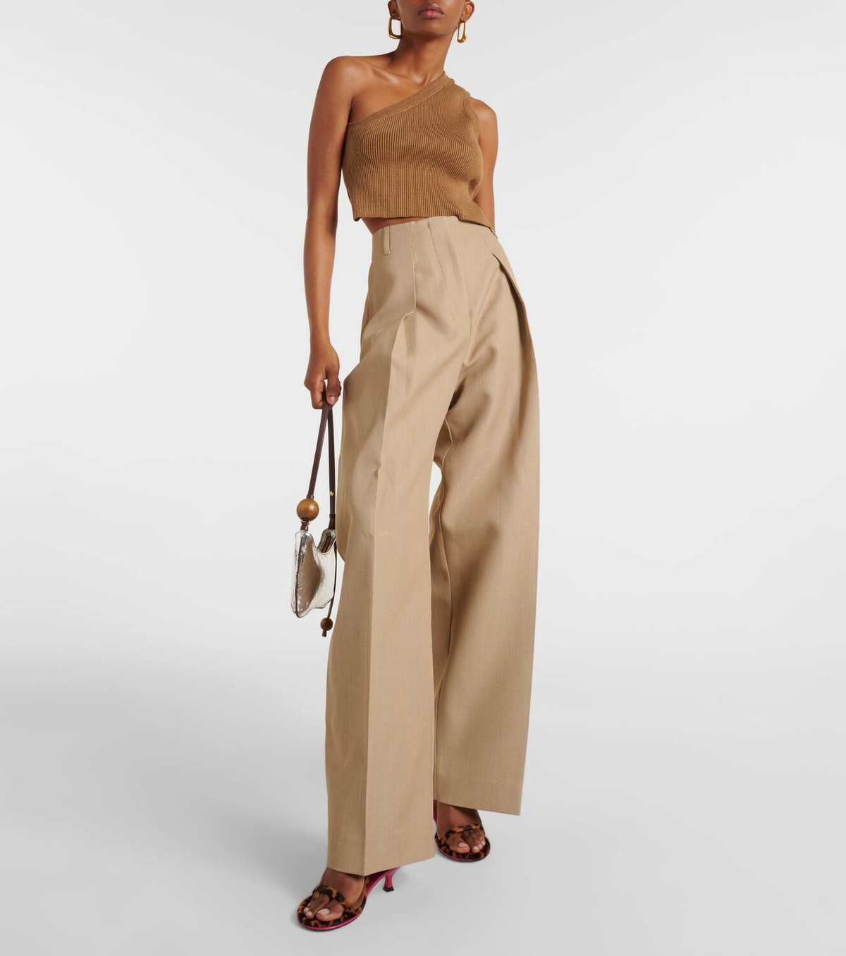 パンツ JACQUEMUS LE PANTALON OVALO PANTS Jacquemus Le Pantalon Ovalo Pleated Wide-Leg Trousers