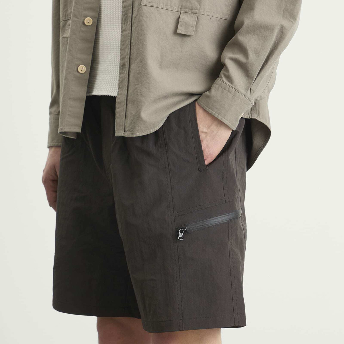 FrizmWORKS Men's Nylon Utility Pocket Shorts in Charcoal