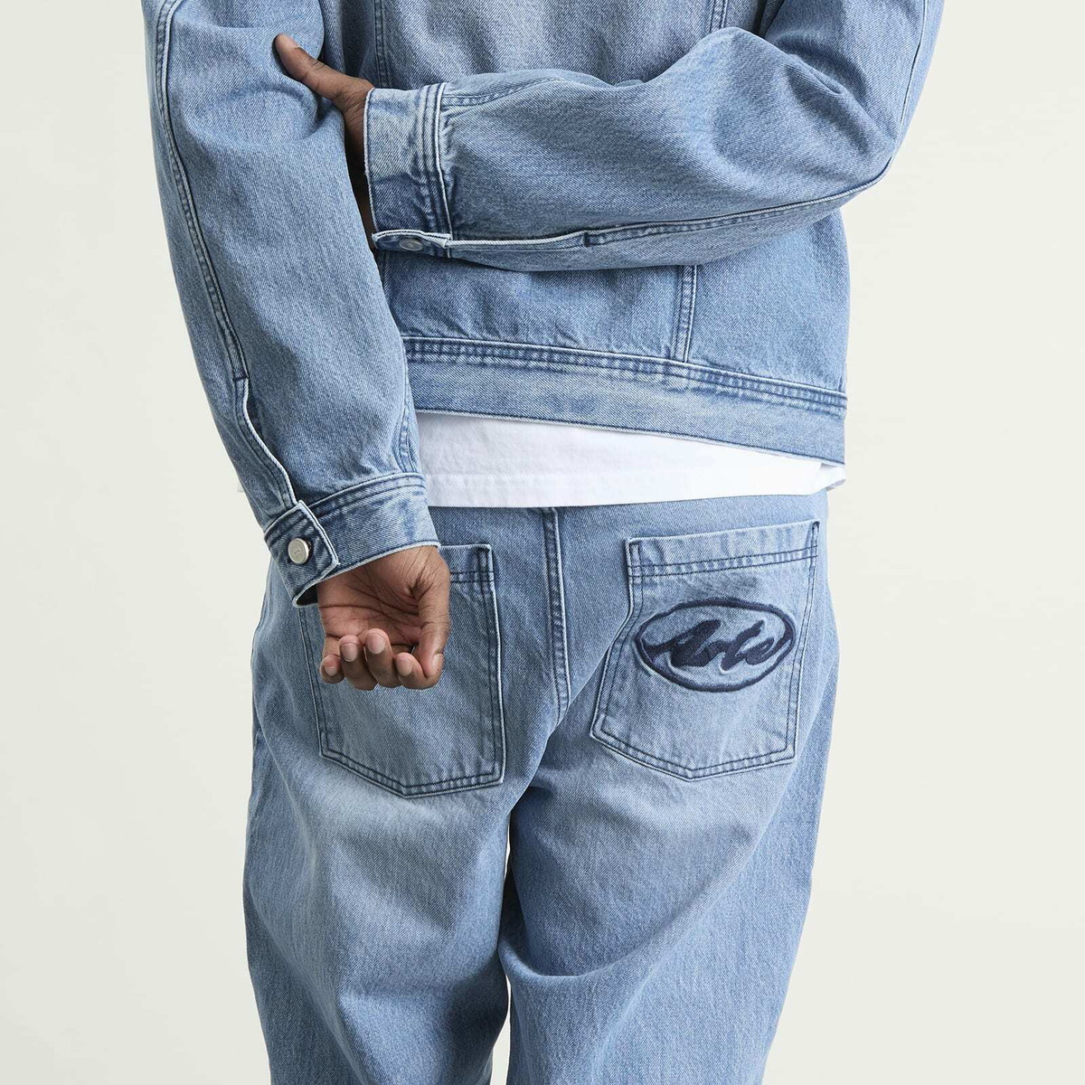 Arte Men's Circle Logo Jeans in Bleach Wash