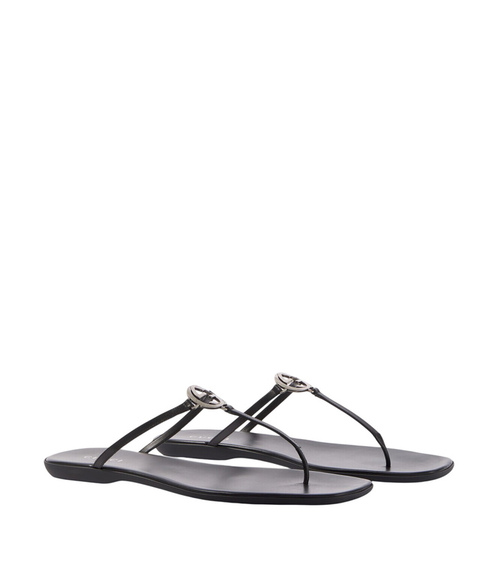 Photo: Gucci Interlocking G leather thong sandals