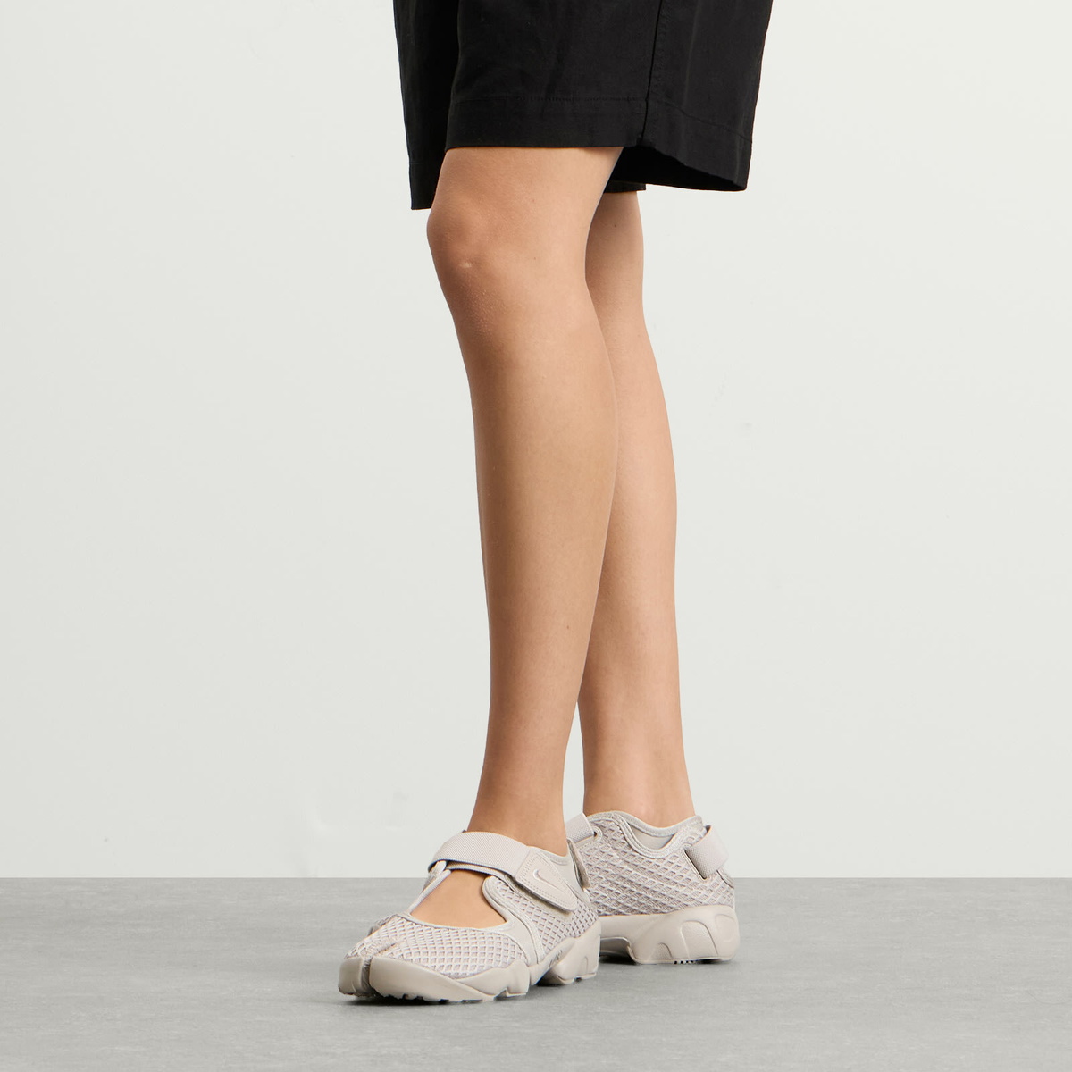 Nike Women's W Air Rift Lace Sneaker in Cream Ii Cream Ii/Light Orewood Brown