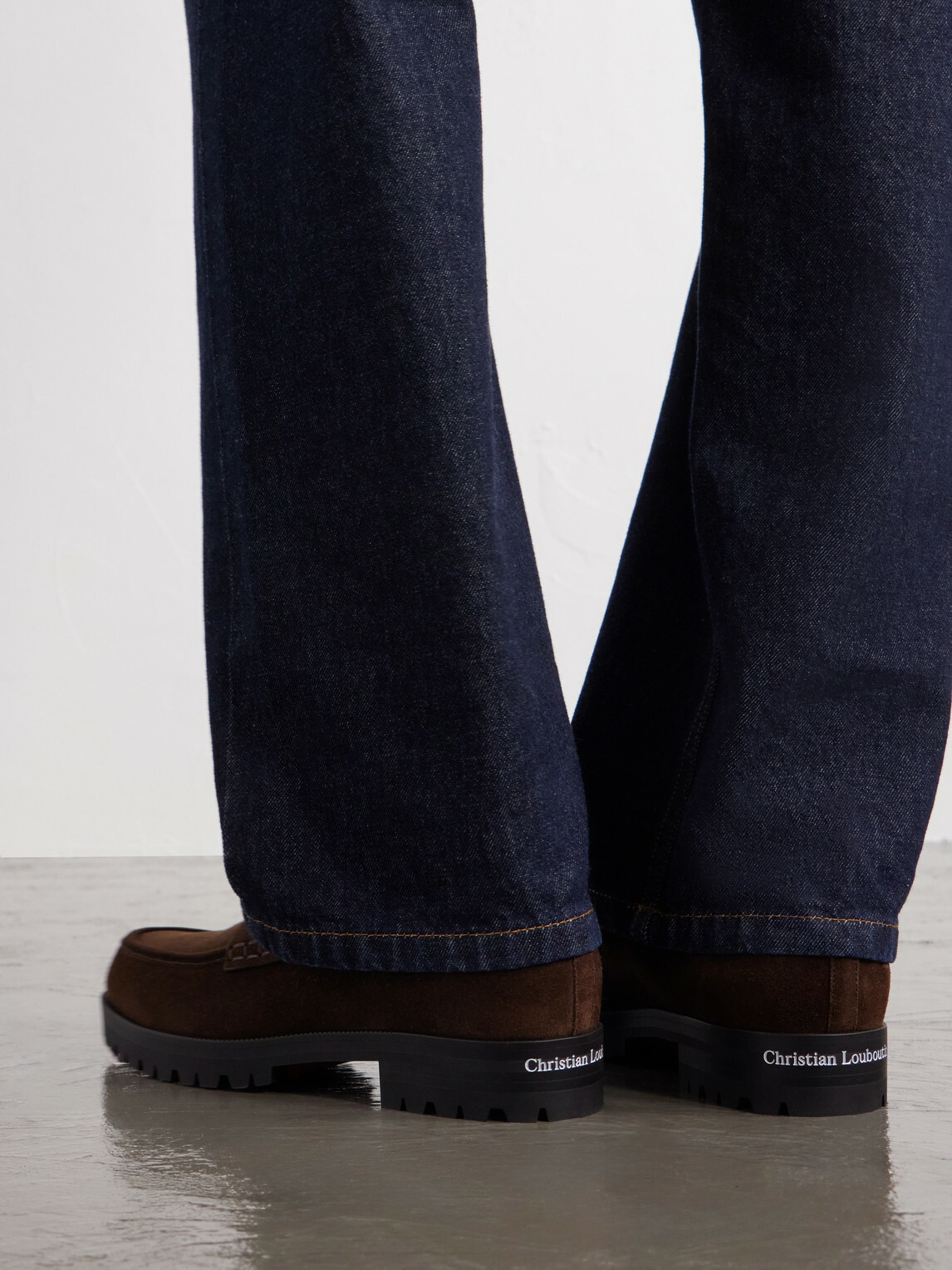 Christian Louboutin - Cavavin Suede Loafers - Brown