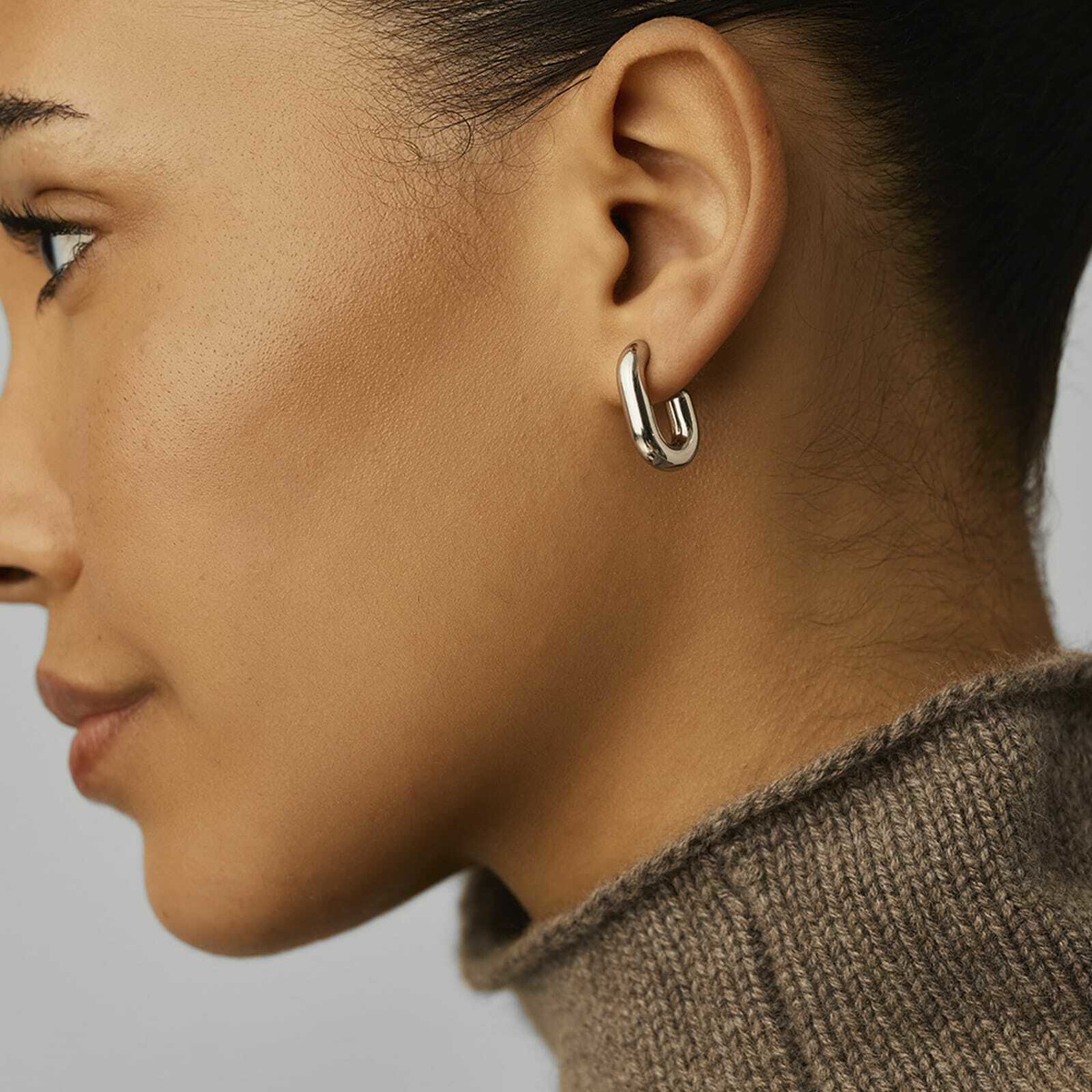 Missoma Women's Chubby Oval Small Hoop Earrings in Silver 