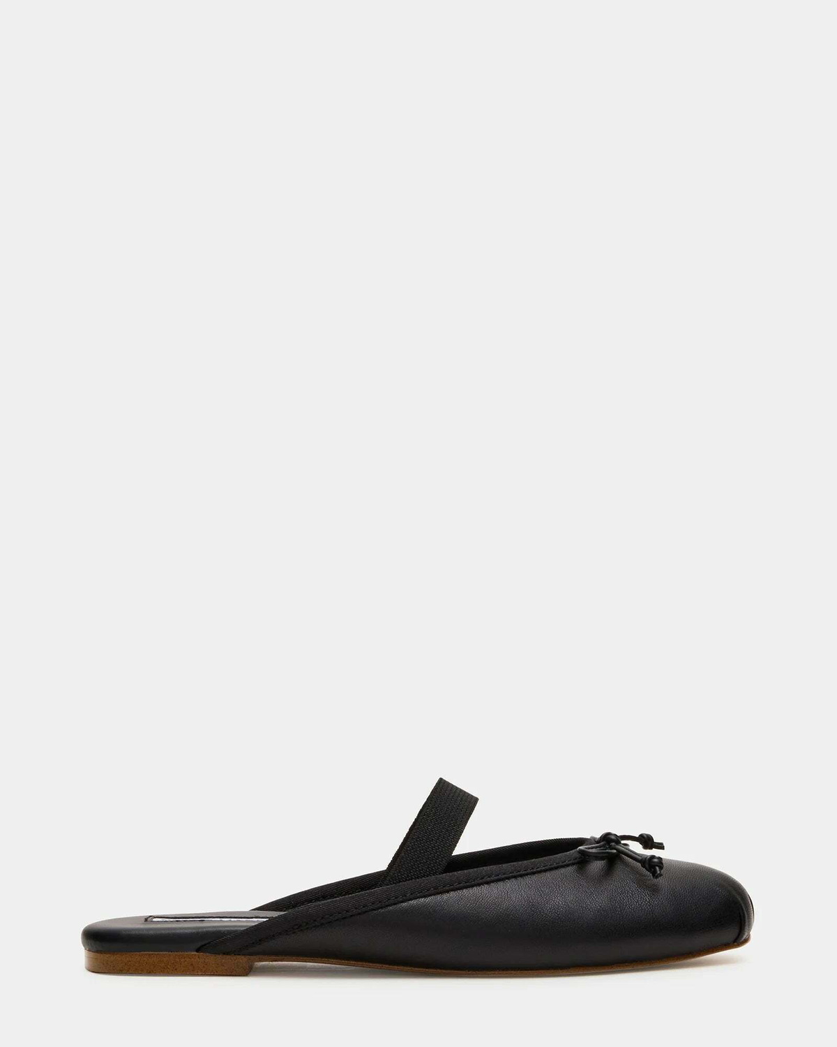Steve Madden Cutesy Flats in Black