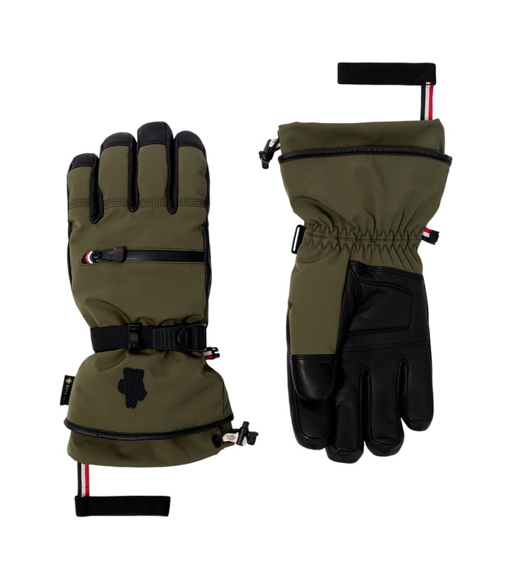 Photo: Moncler Grenoble Leather-trimmed ski gloves