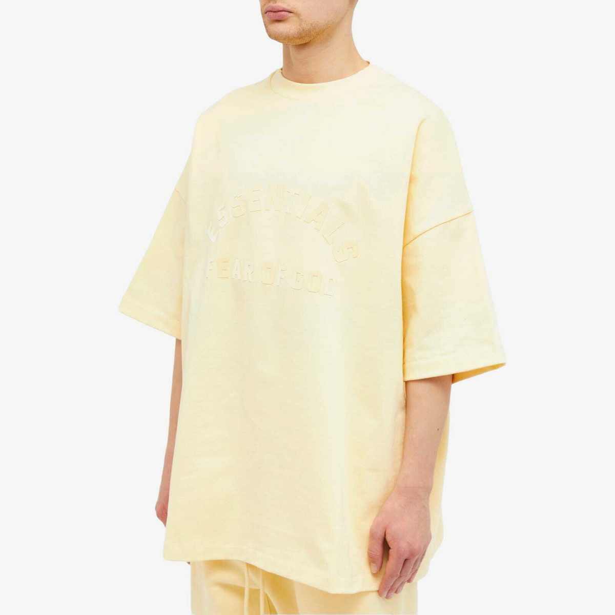 関税込＊FEAR OF GOD ESSENTIALS＊半袖Tシャツ ガーデンイエロー Fear of God ESSENTIALS Men's Spring Printed Logo T-Shirt in