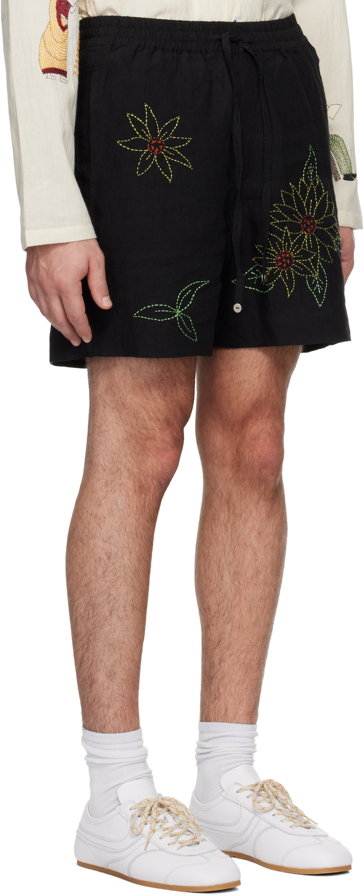 HARAGO Black Sunflower Embroidered Shorts