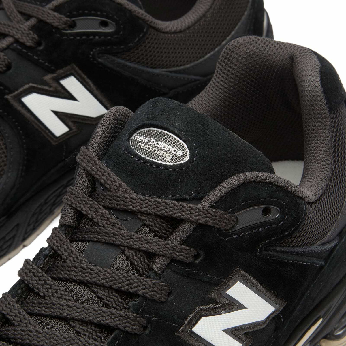 New Balance 2002R Sneaker in Black