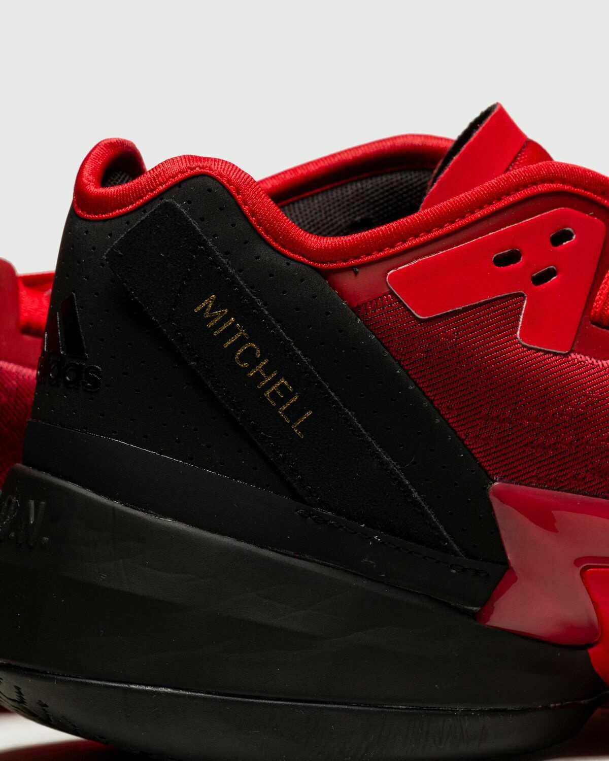 adidas D.O.N. Issue 4 レッド (サイズ26.5 cm) Amazon.com | adidas D.O.N. Issue 4 - Mens Donovan Mitchell