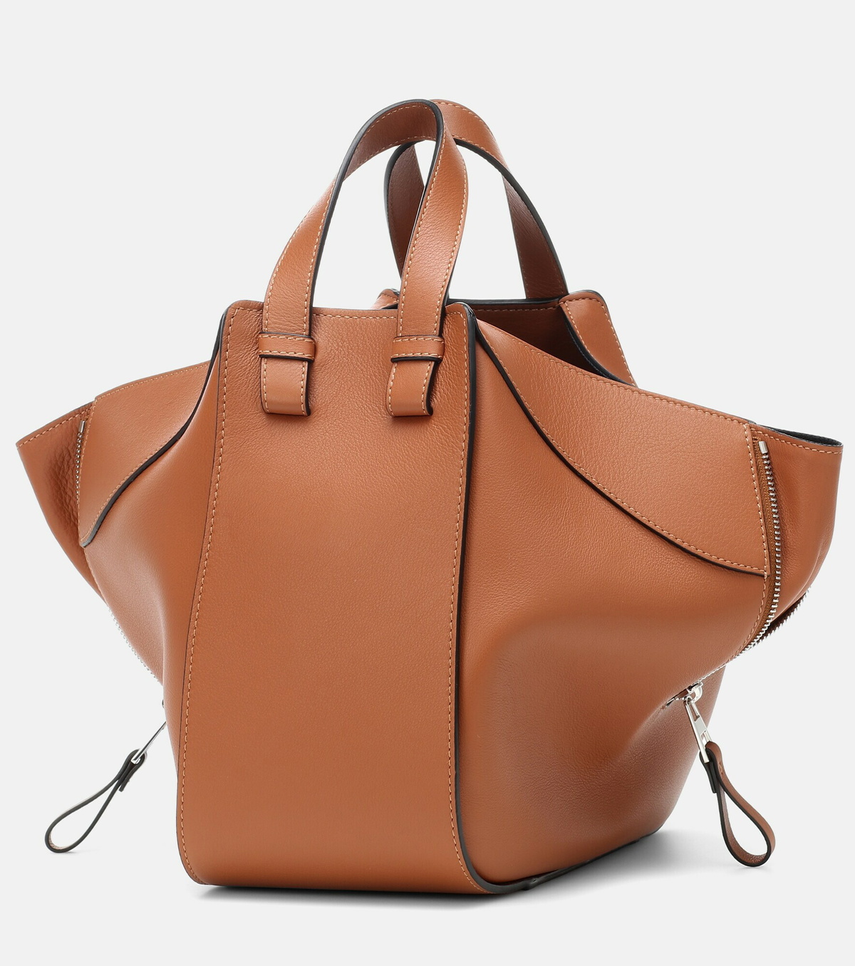 【関税送料込】Loewe Small Leather Hammock Bag Tan Hammock Small leather shoulder bag in brown - Loewe | Mytheresa