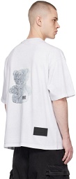 We11done White Pearl Necklace Teddy Print T-Shirt