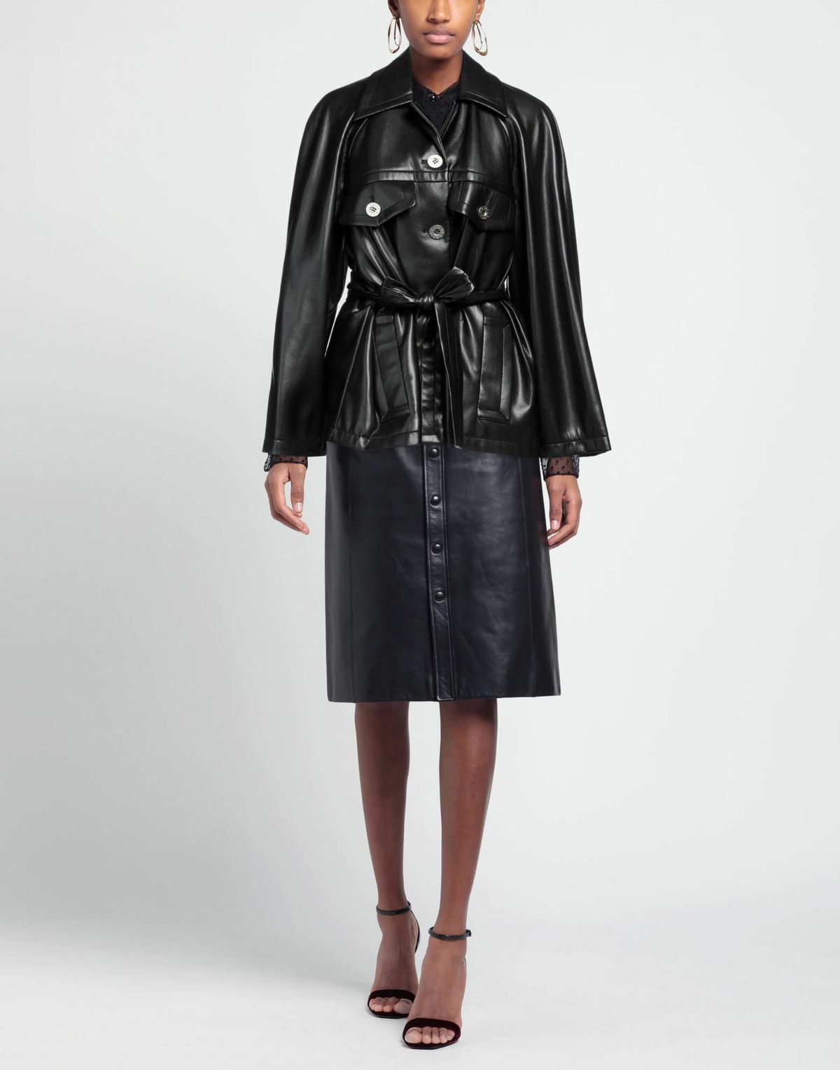 Low Classic Womens Jacket in Black