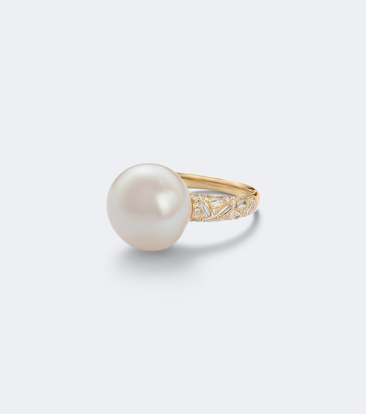 Suzanne Kalan 18kt gold ring with pearl and diamonds