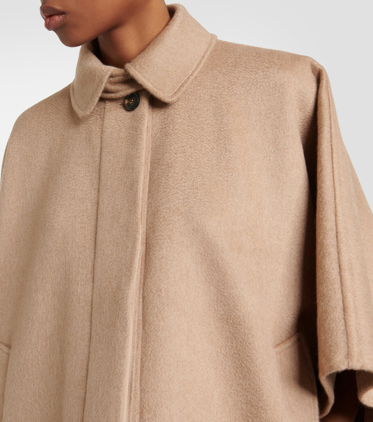 Brunello Cucinelli Cashmere cape Brunello Cucinelli