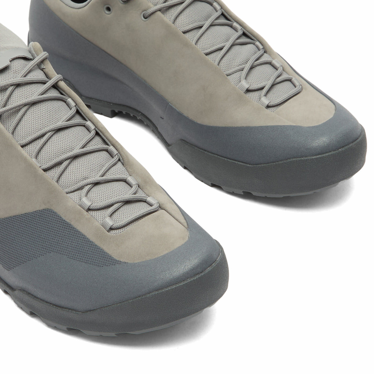 Arc'teryx Men's Konseal Gore-Tex Sneakers in Void/Cloud