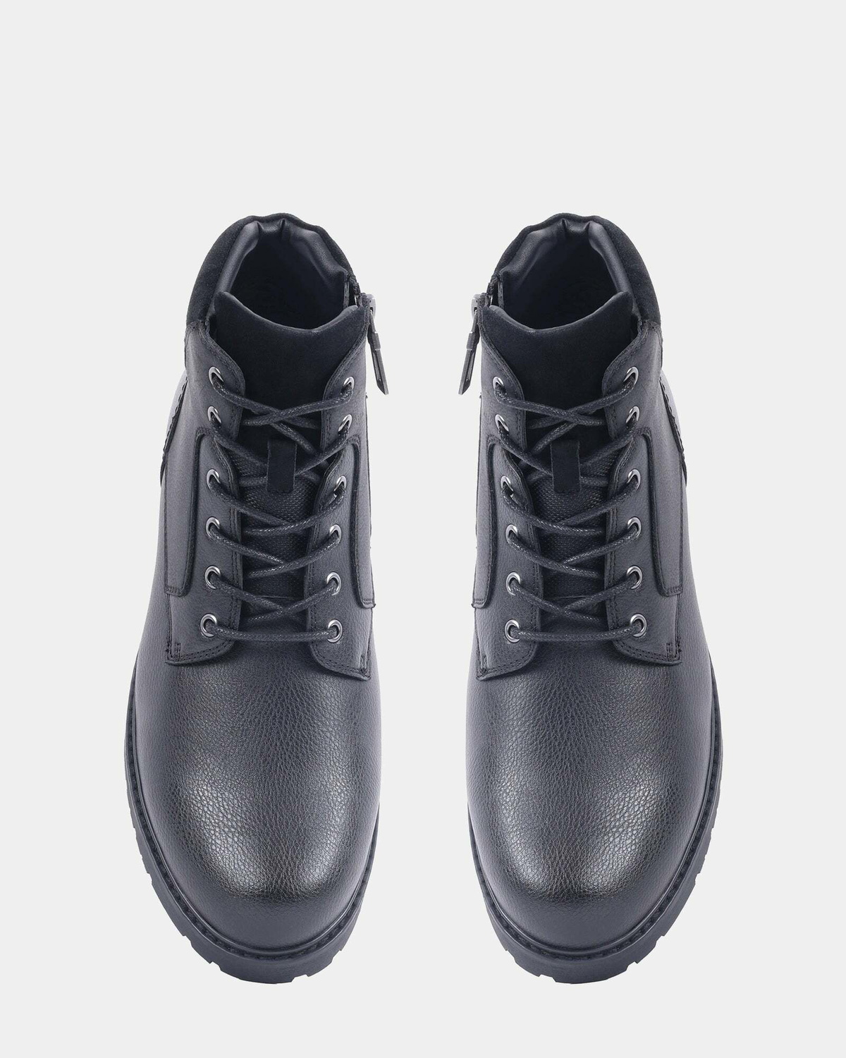 Steve Madden Naldo Boots in Black