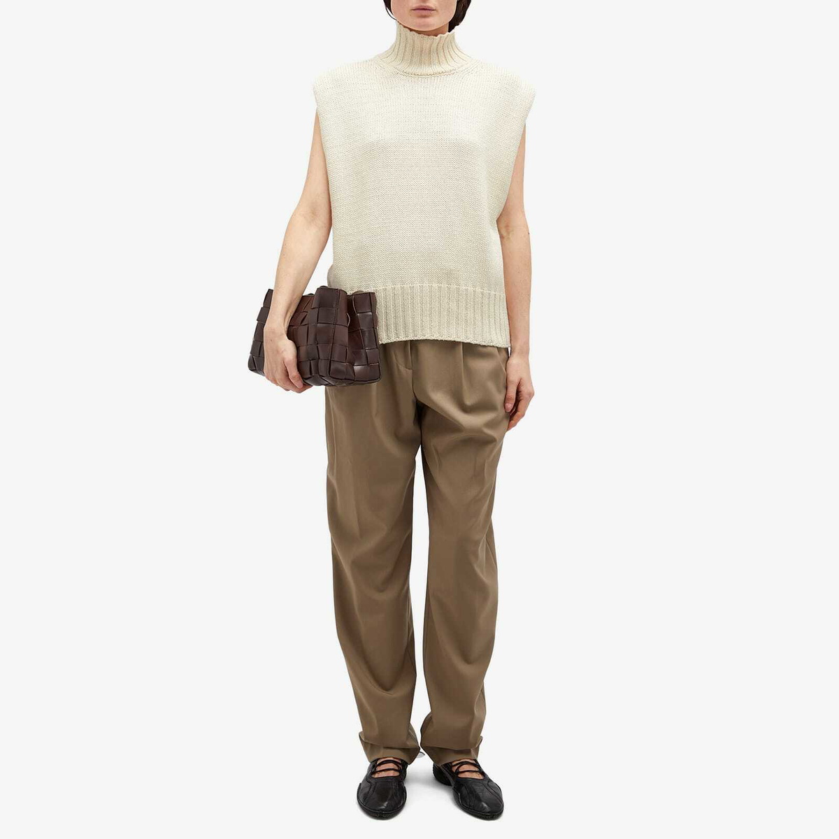 Róhe Women's Cashmere Sleeveless Turtleneck in Cream