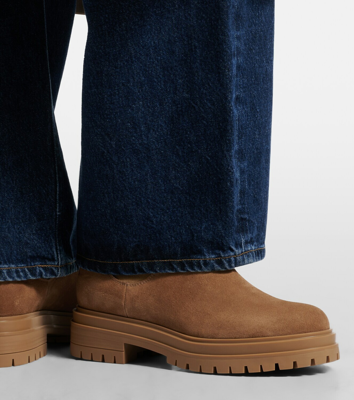 Gianvito Rossi Chester suede Chelsea boots