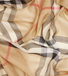 Burberry Burberry Check wool and silk scarf