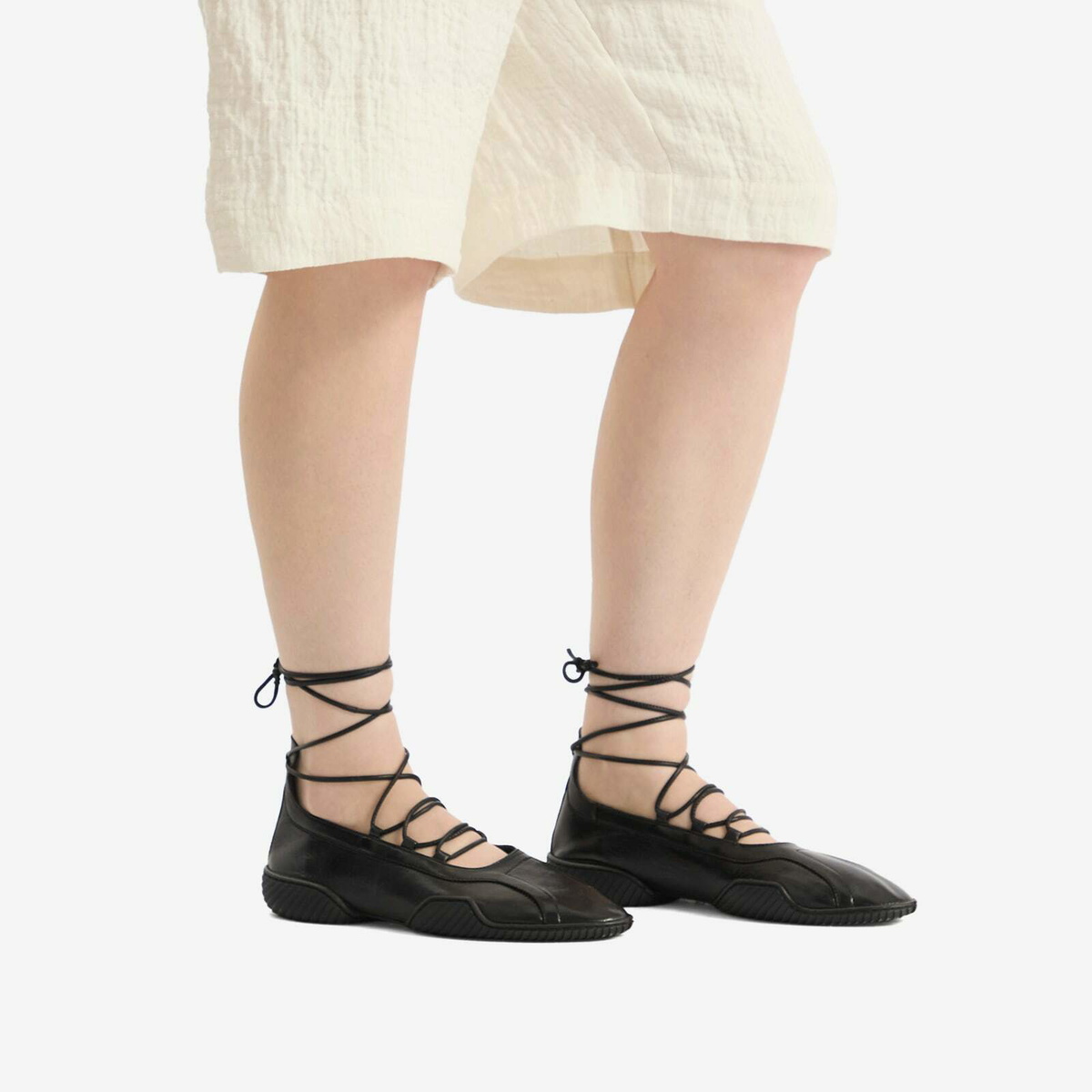 MIISTA Women's Averie Lace Ballerina in Black
