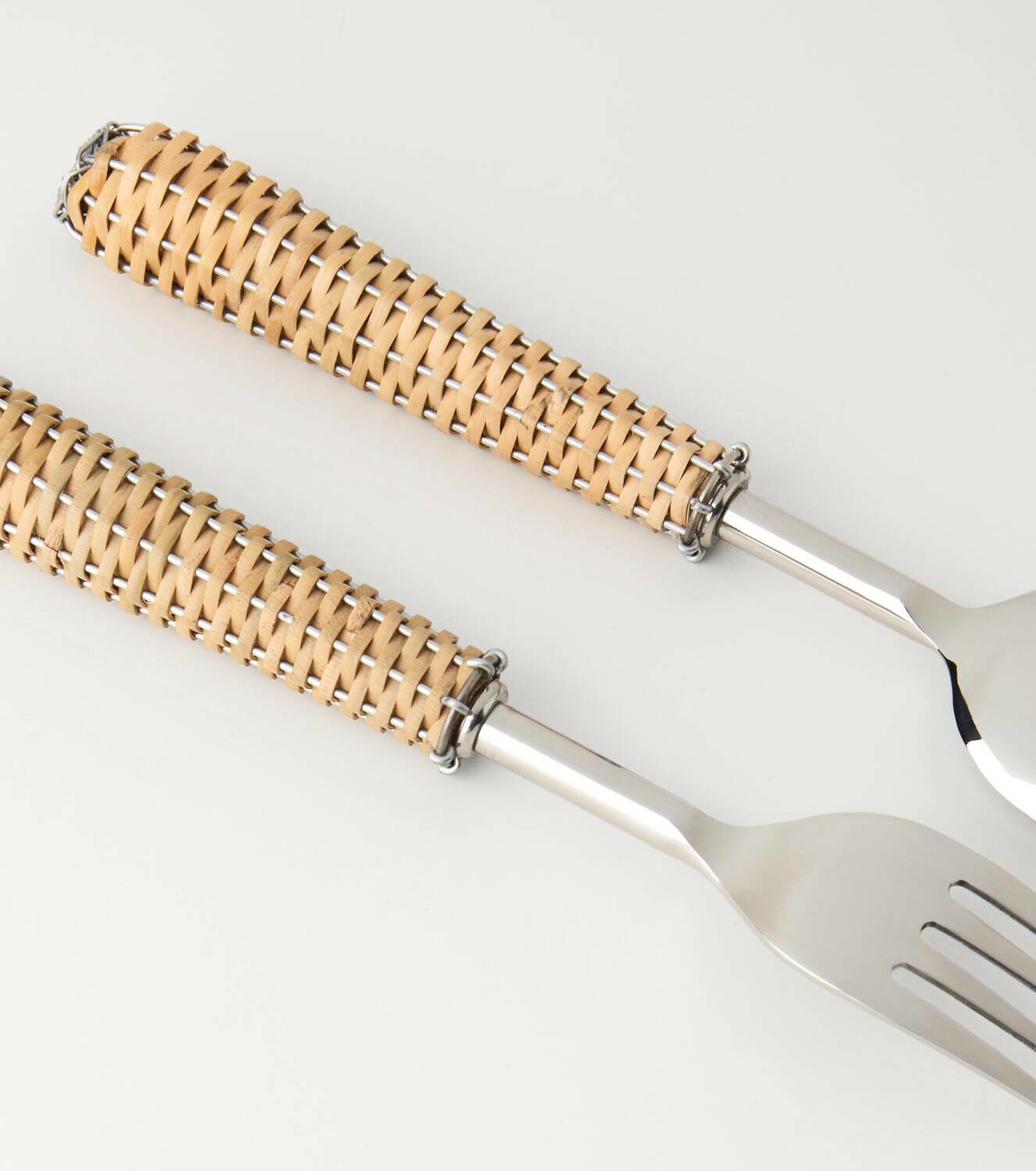 Les-Ottomans Rattan flatware set