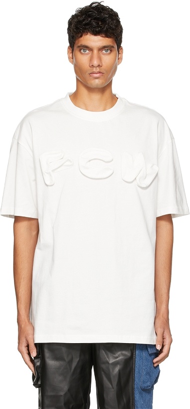 Photo: Feng Chen Wang White 3D Logo Letter T-Shirt
