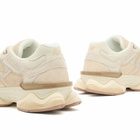 New Balance 9060 Sneaker in Bisque
