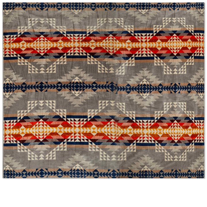 Photo: Pendleton Jacquard Towel For Two in Smith Rock