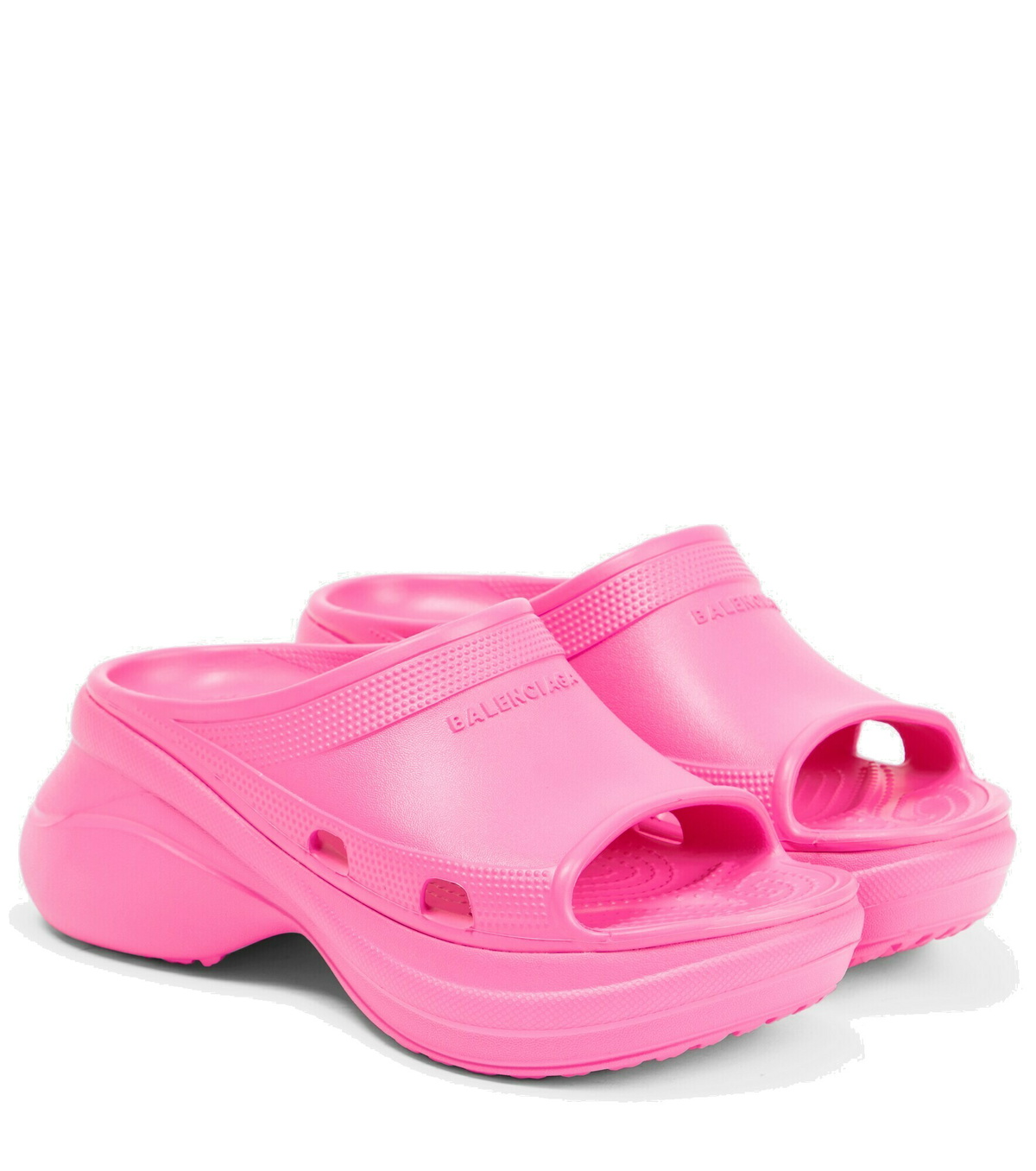 【BALENCIAGA】Pool Crocs スライドサンダル★ピンク Women's Pool Crocs™ Slide Sandal in Pink | Balenciaga US
