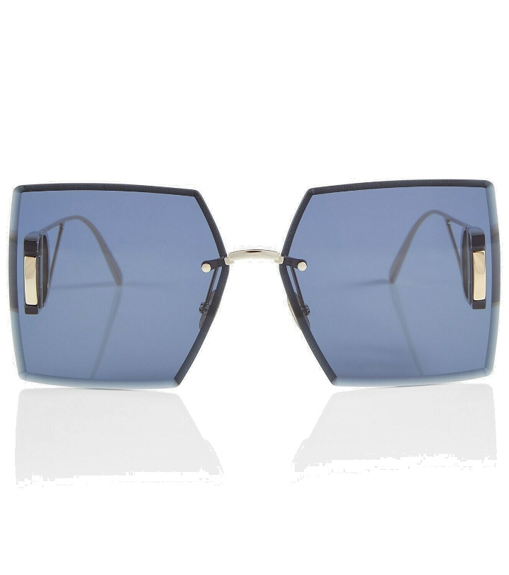 Photo: Dior Eyewear - 30Montaigne S7U square sunglasses