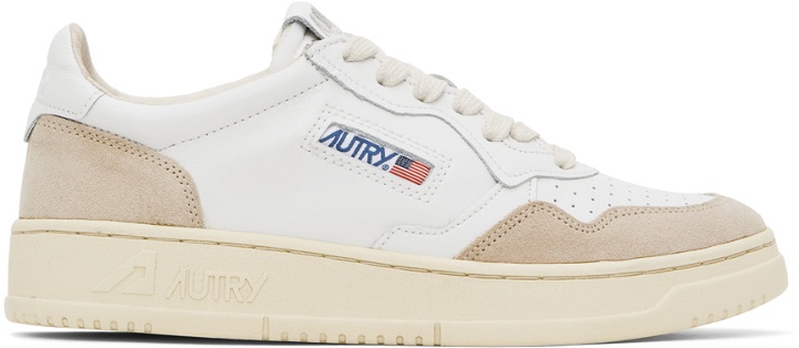 Photo: AUTRY White & Beige Medalist Low Sneakers
