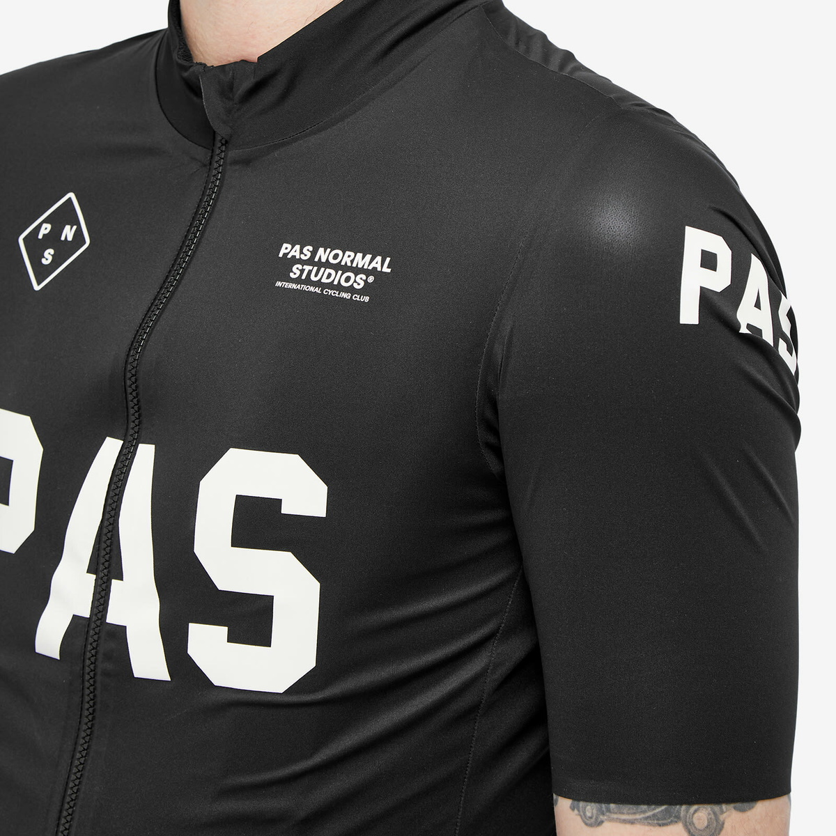 ウェア Pas Normal Studios Mechanism Rain Jersey Pas Normal Studios Men's Mechanism Pro Rain Jersey in Black
