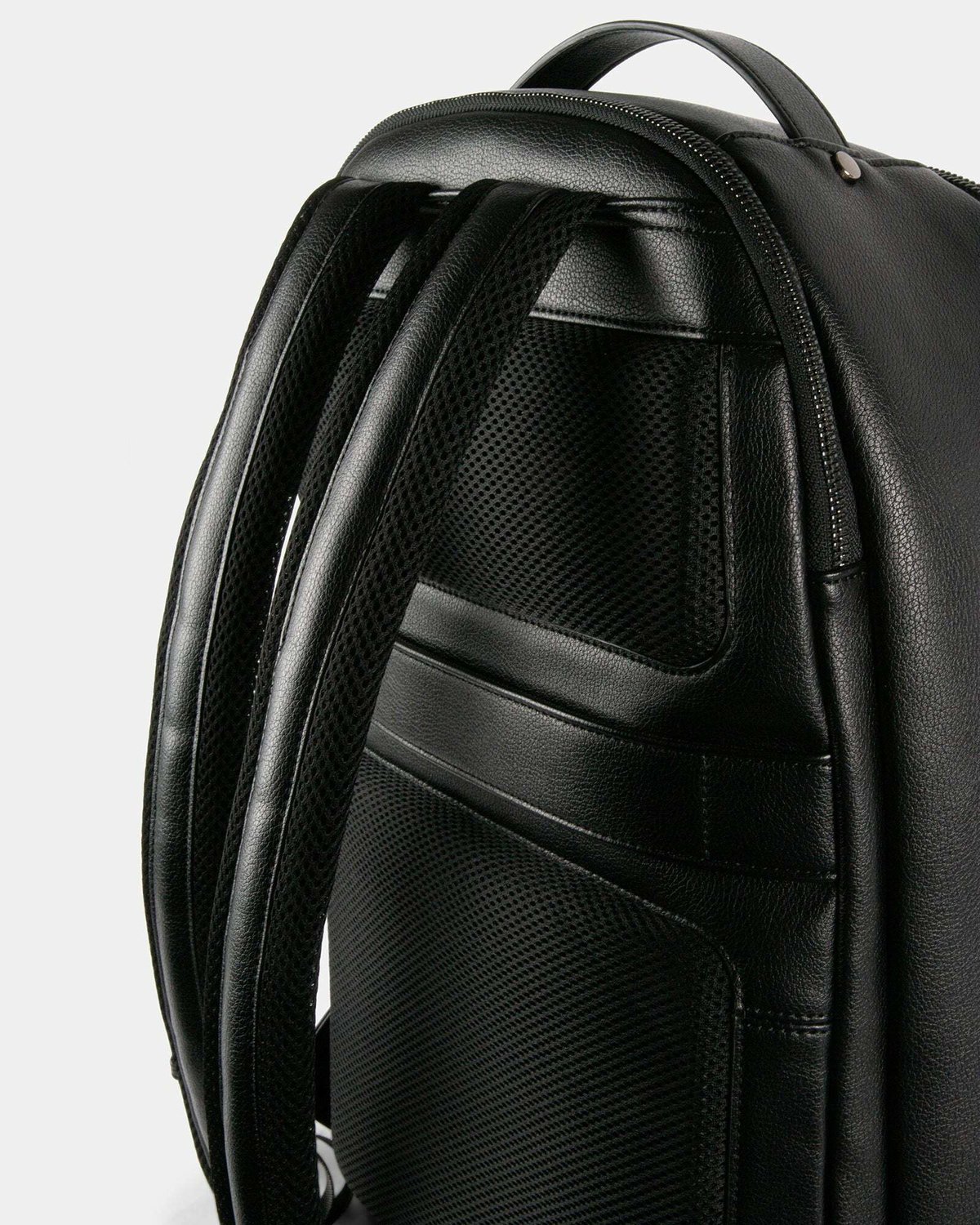 Steve Madden Btevin Bag in Black