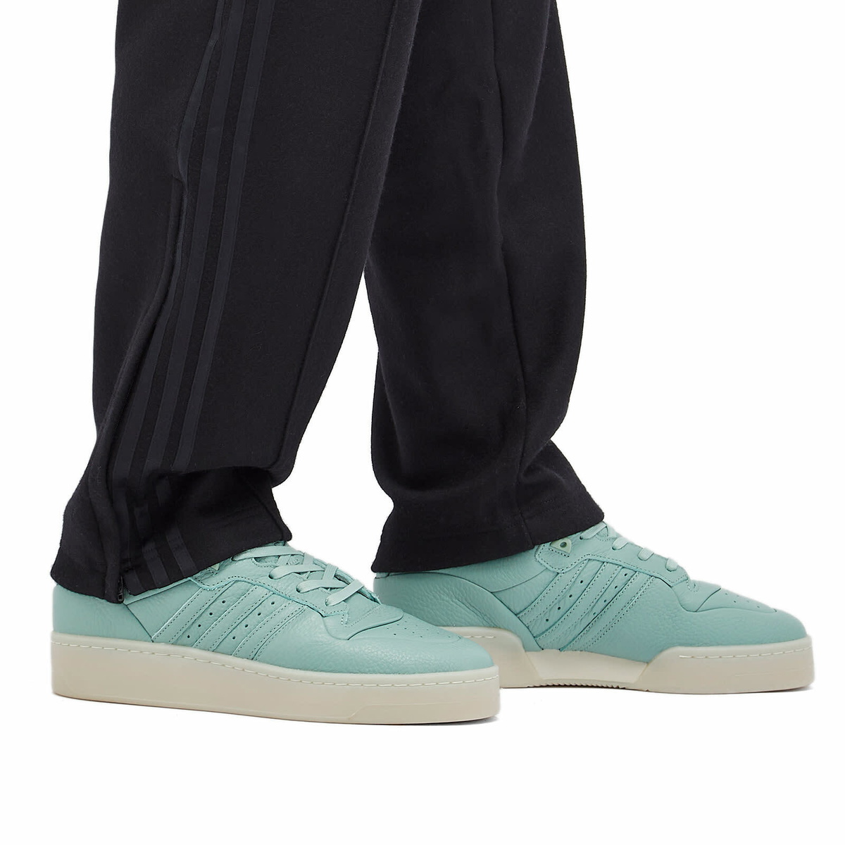 Adidas Rivalry Lux Low in Hazy Green/Cream White adidas