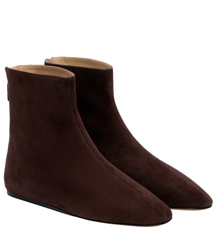Photo: Le Monde Béryl Luna suede ankle boots