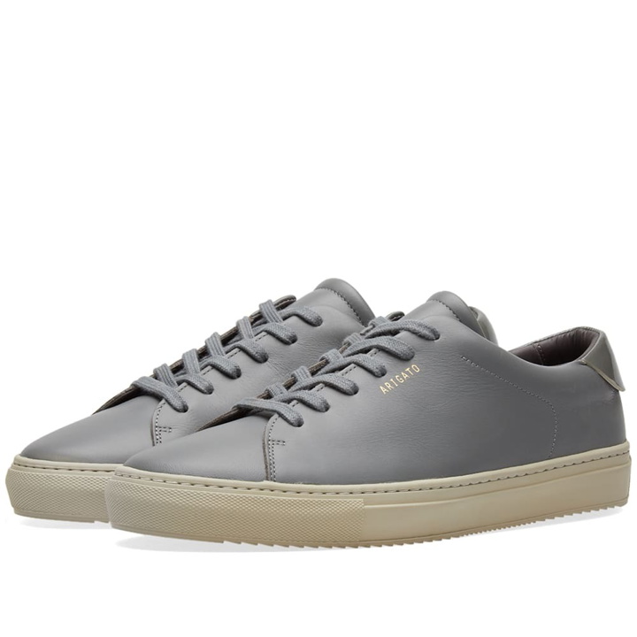 Photo: Axel Arigato Tennis Sneaker Grey