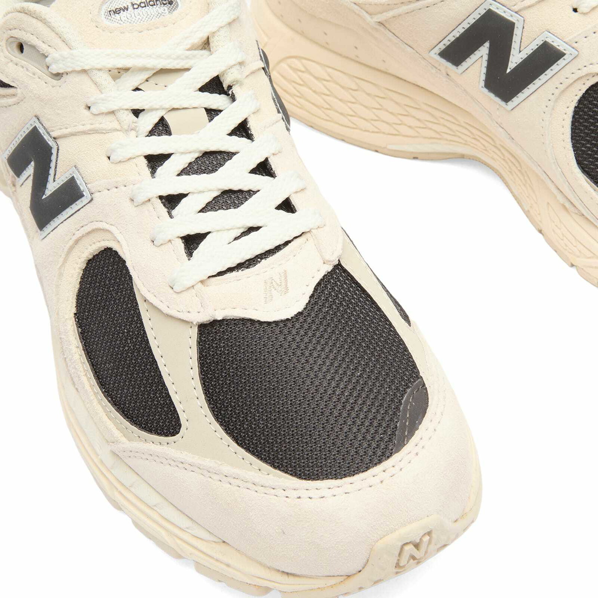 New Balance 2002R Sneaker in Arid Stone