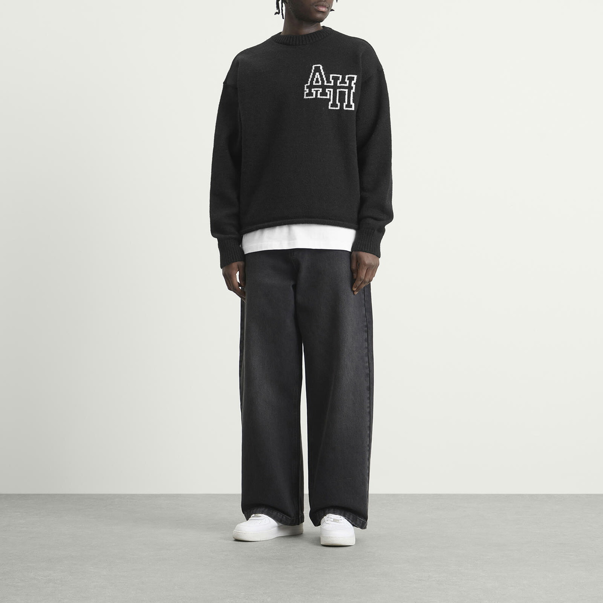 ANNIE HOOD Men's Knit Jumper in Black
