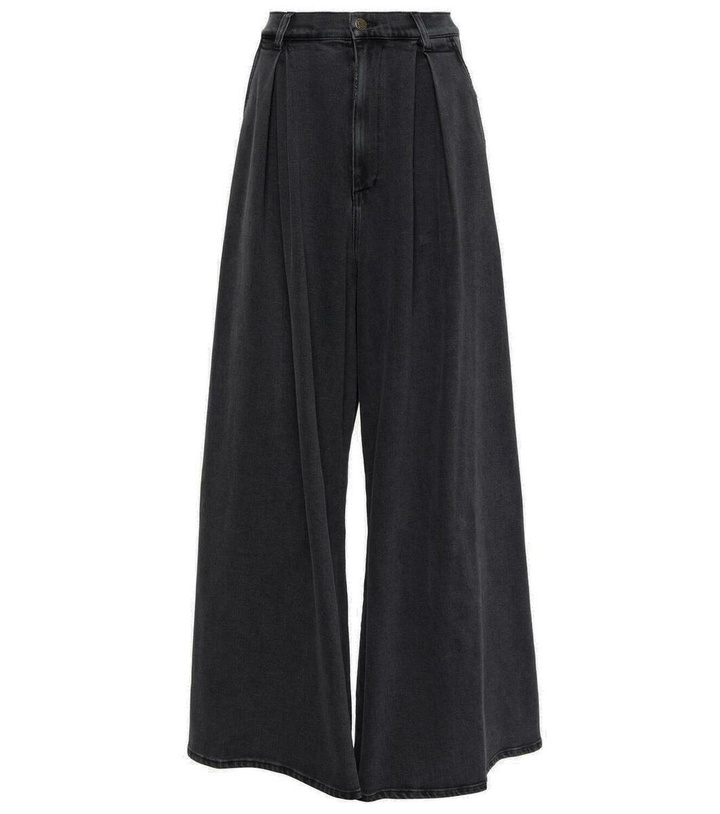 Photo: Giuseppe di Morabito Oversized pleated wide-leg jeans
