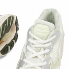Mizuno Wave Rider 10 Sneakers in Snow White/White Jade/Desert Sage