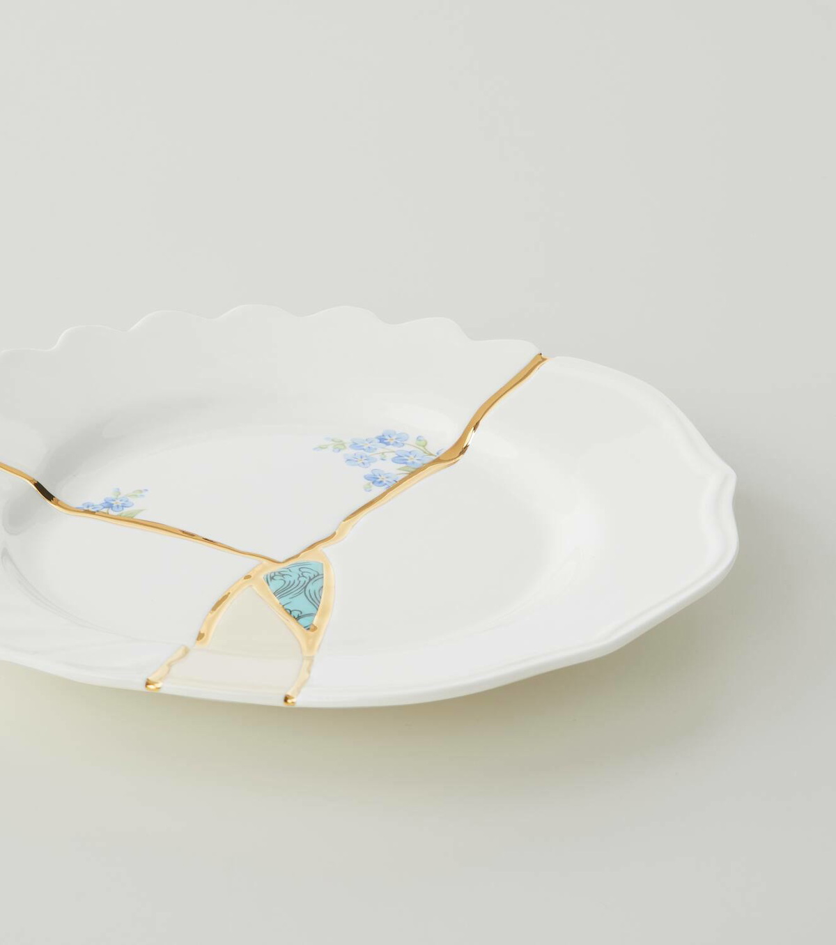 Seletti Kintsugi dessert plate by Marcantonio Raimondi Malerba