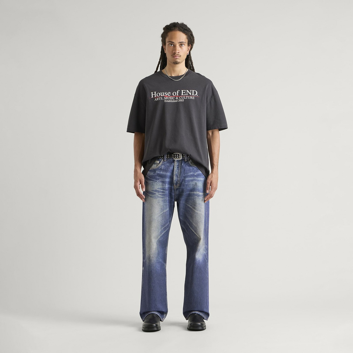 END. Underline T-shirt in Cinder Black